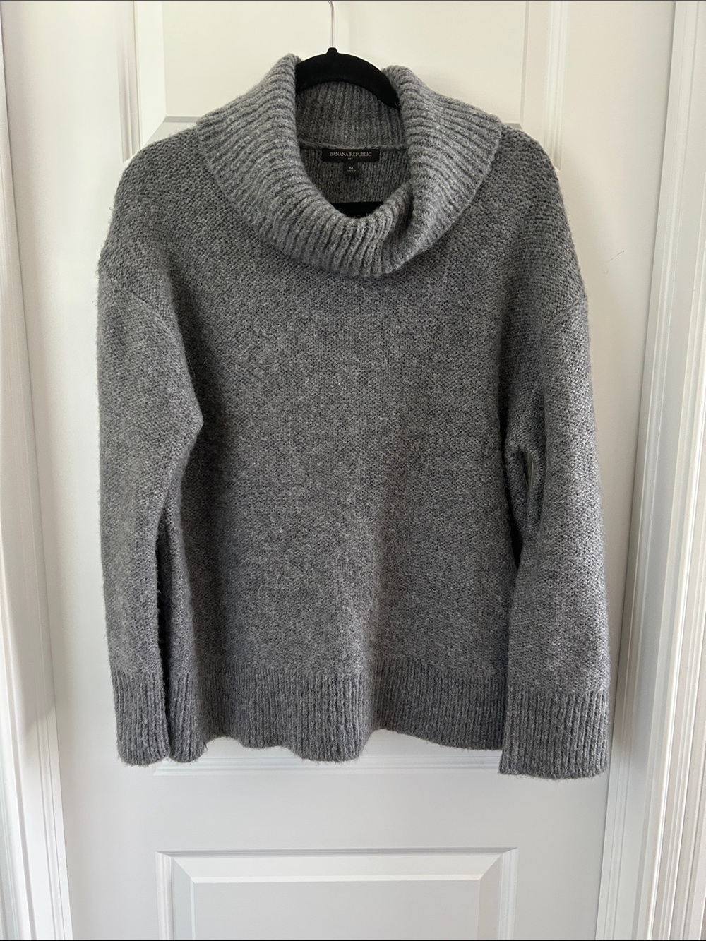 Banana Republic Gray women’s size M Cozy Cowl-Neck Sweater